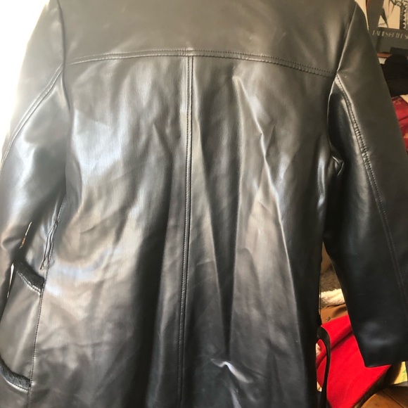 Long pleather coat. - Picture 5 of 8